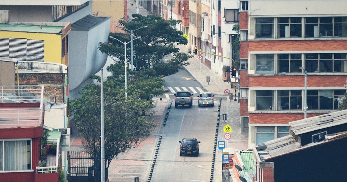 Entre la espada y la pared: La caída abrupta de beneficios del gobierno